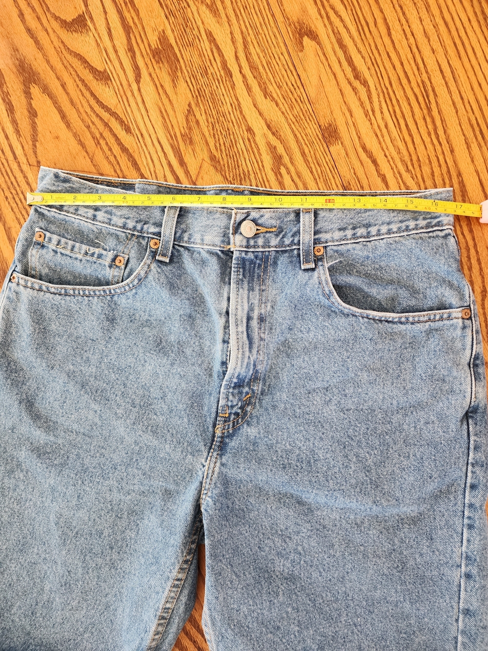 Levi's Vintage 505 Women's Medium Wash Blue Denim Cut-Off Jean Shorts - Picture 2 of 4